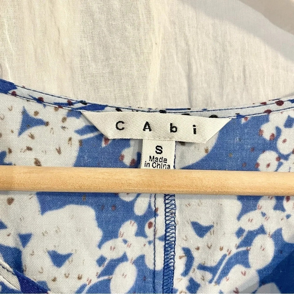 CAbi #891 Blue Ombré Floral Dolman Blouse Small - Picture 7 of 10